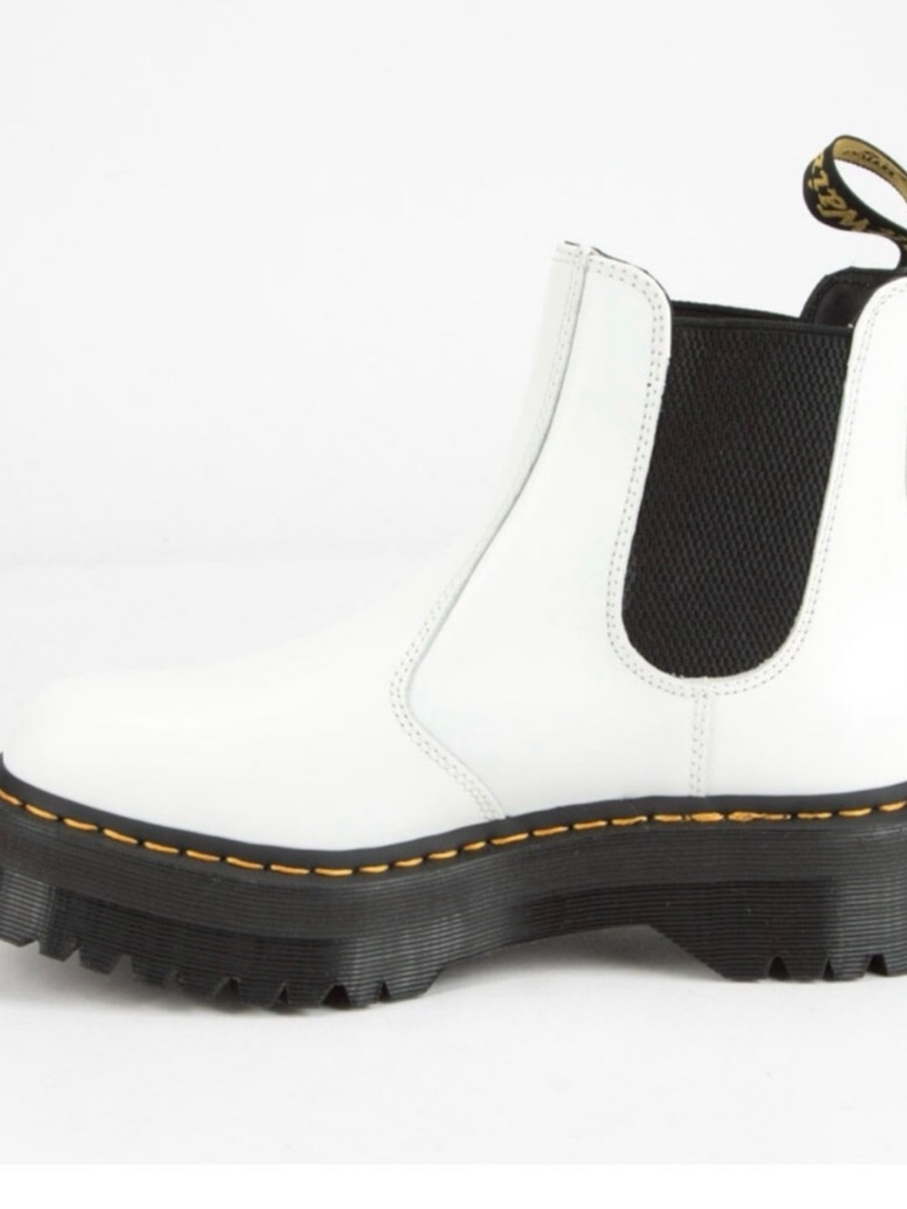 Dr. Martens 2976 quad Chelsea boot